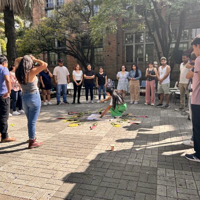 En el ritual de armonización, los asistentes se hicieron una limpieza espiritual. Foto: Red Cultural UNAL